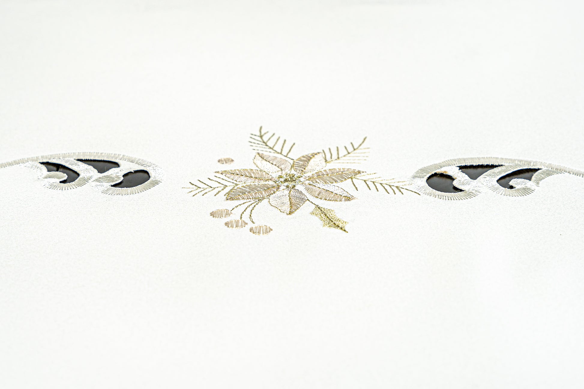 Mantel Grace - Bengui's Home