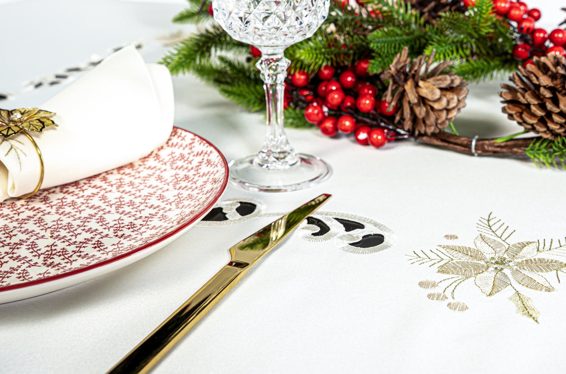 Mantel Grace - Bengui's Home