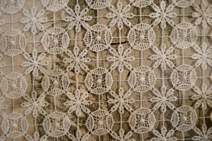 Mantel Hive - Bengui's Home