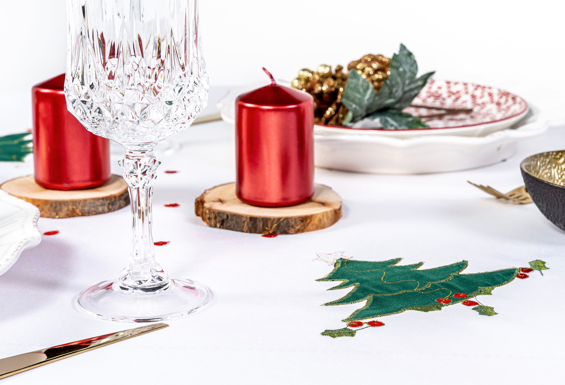 Mantel Tree - Bengui's Home